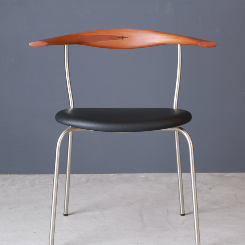 PP701チェア 本革(エルモソフトレザーBK)