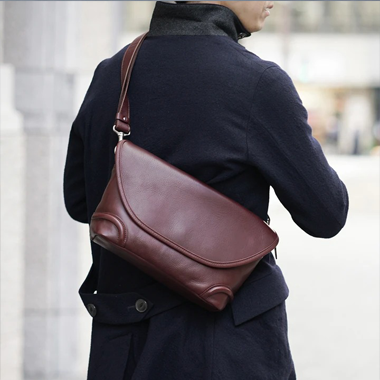 メッセンジャーバッグ