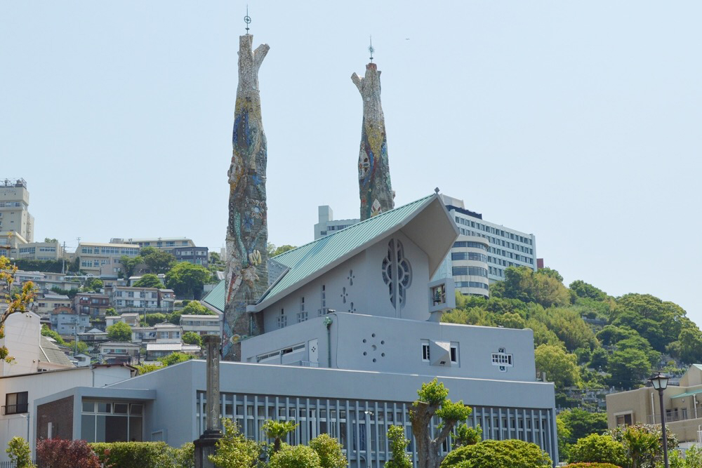 長崎に見るガウディ建築 天高くそびえる聖フィリッポ教会 イズマガ